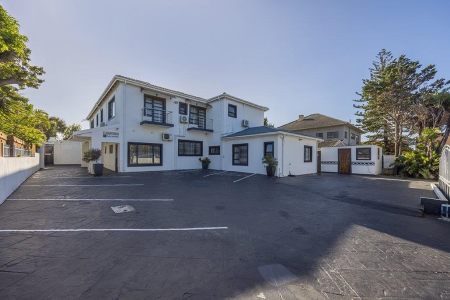 10 Bedroom Property for Sale in Milnerton Western Cape